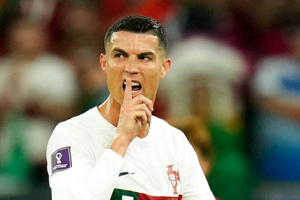 Nóng: HLV Bồ Đào Nha “cay ra mặt” vì động thái của Ronaldo