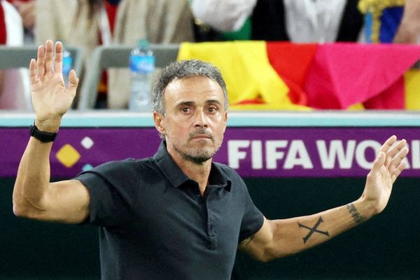 Chính thức: Tây Ban Nha sa thải Luis Enrique, chưa đầy 1 ngày đã chốt HLV mới