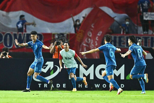 Hủy diệt Malaysia, Thái Lan đối đầu Việt Nam tại chung kết AFF Cup 2022