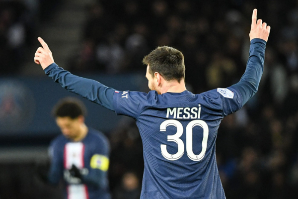 Cuối cùng Messi cũng đã cân bằng kỷ lục ghi bàn của Ronaldo
