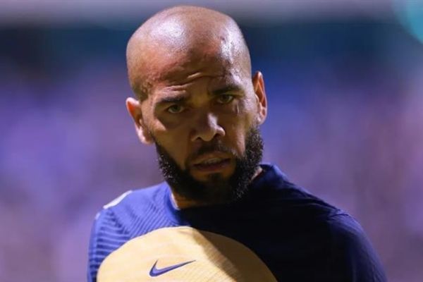 Dani Alves chính thức ngồi tù, bị CLB thanh lý luôn hợp đồng