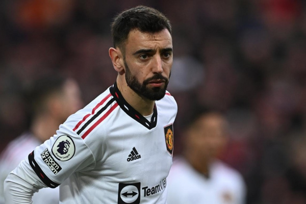 Bruno Fernandes nhận cơn mưa chỉ trích đến từ các đồng đội 