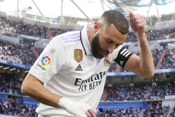 Karim Benzema lập kỳ tích khó tin trong trận hủy diệt Valladolid 6-0