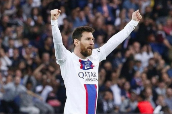 Messi tiếp tục vượt mặt Ronaldo