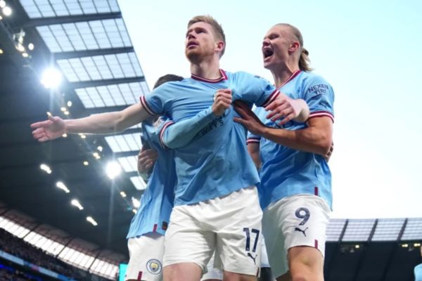 Bất lực trước Man City, Arsenal xa dần với chiếc cúp NHA