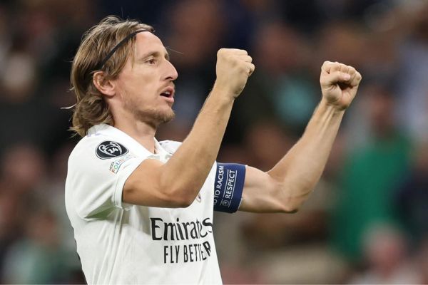 Chính thức: Luka Modric sẽ ở lại Real Madrid thêm 1 năm nữa