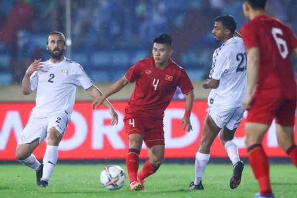 ĐT Việt Nam tổn thất nặng nề chỉ sau 23 phút đấu Palestine 