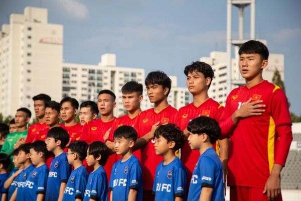 U18 Việt Nam thua ngược U18 Ukraine trong trận cầu có 5 bàn thắng