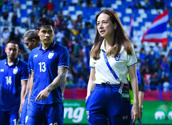 Dù thua, Madam Pang vẫn dành tặng những lời khen có cánh cho ĐT Thái Lan