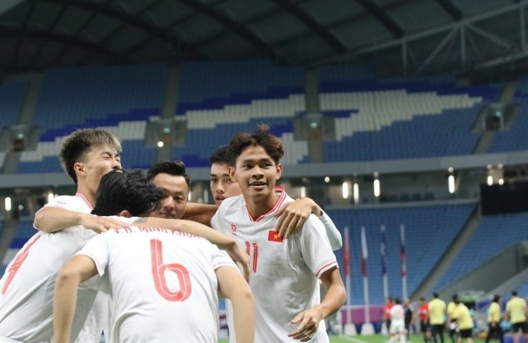 Bùi Vĩ Hào ghi 2 bàn thắng, được bình chọn là cầu thủ xuất sắc nhất trong trận U23 Việt Nam - U23 Kuwait