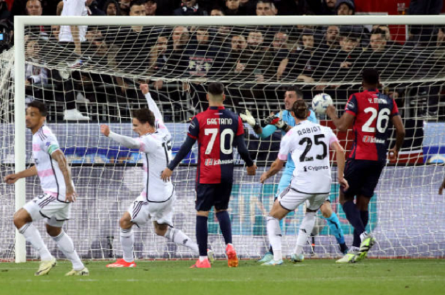 Cagliari và Juventus phản đối quyết định của trọng tài trong trận hòa 2-2