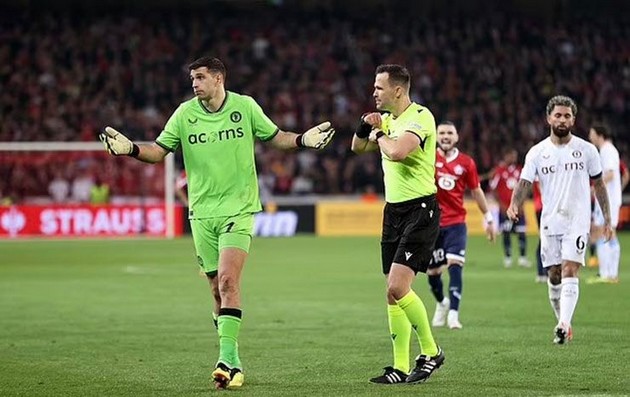 Thủ môn Emiliano Martinez - Người hùng và kẻ phản diện đích thực trong trận đấu Aston Villa vs Lille