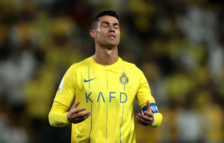 Nối tiếp khủng hoảng, Ronaldo nhận tin không thể buồn hơn tại Al Nassr