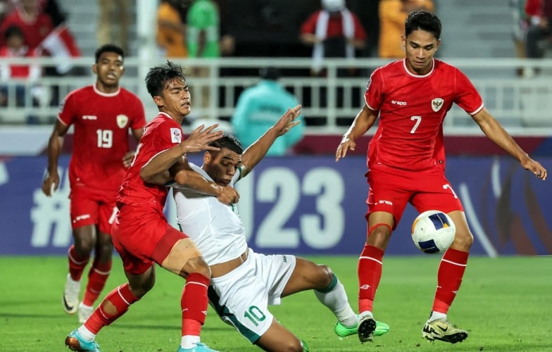 HLV Shin Tae Yong gặp phản đối từ một số CĐV Đông Nam Á sau trận đấu giữa U23 Indonesia và U23 Iraq