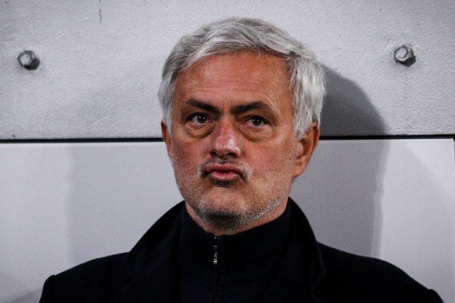 Rớt nước mắt với lý do Mourinho ngừng xem Chelsea thi đấu