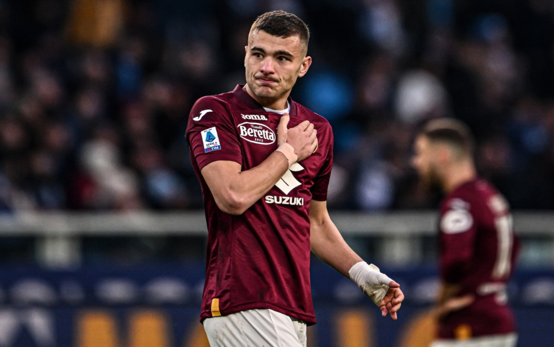 Napoli rút lui khỏi thương vụ chiêu mộ hậu vệ Buongiorno của Torino