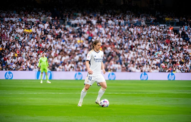 Modric phá kỷ lục tuổi tác ở Real Madrid