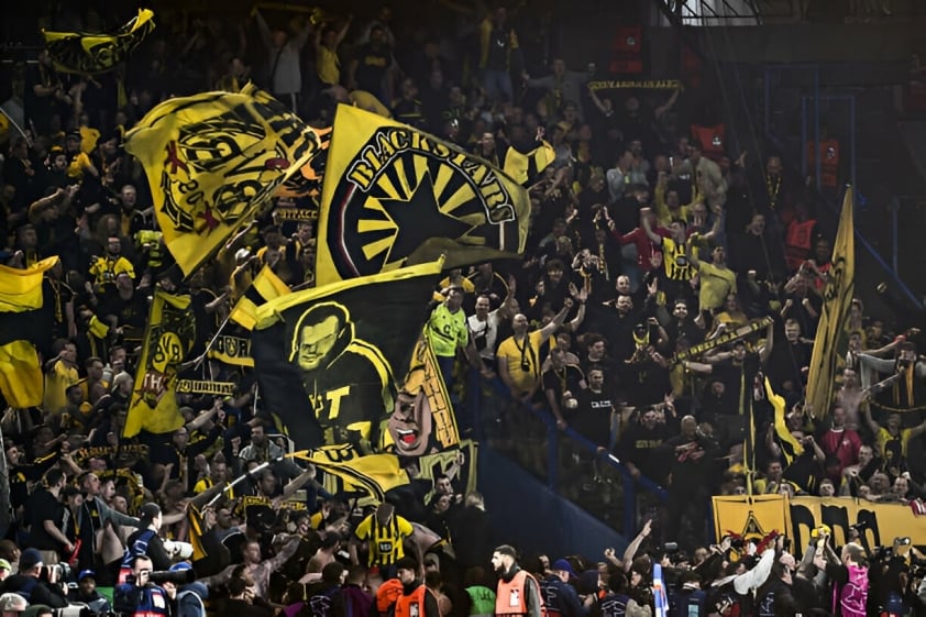 CĐV Dortmund ăn mừng chiến tích lọt vào chung kết C1