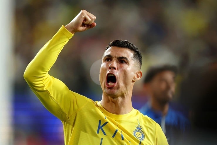 Cristiano Ronaldo lập hat-trick nhưng từ chối nhận quả bóng
