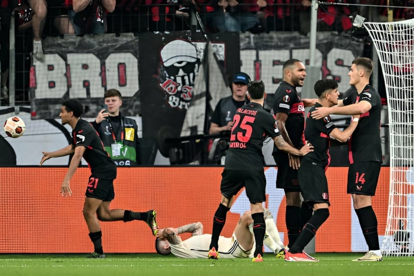 NHM phát cuồng với chiến tích vĩ đại của Leverkusen