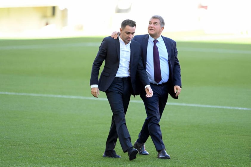 Xavi: Từ Huyền Thoại Đến Cái Gai Trong Mắt Barcelona