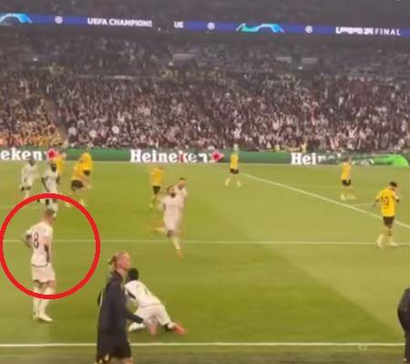 Sự bình thản trong khoảnh khắc vĩ đại: Toni Kroos và kiến tạo 