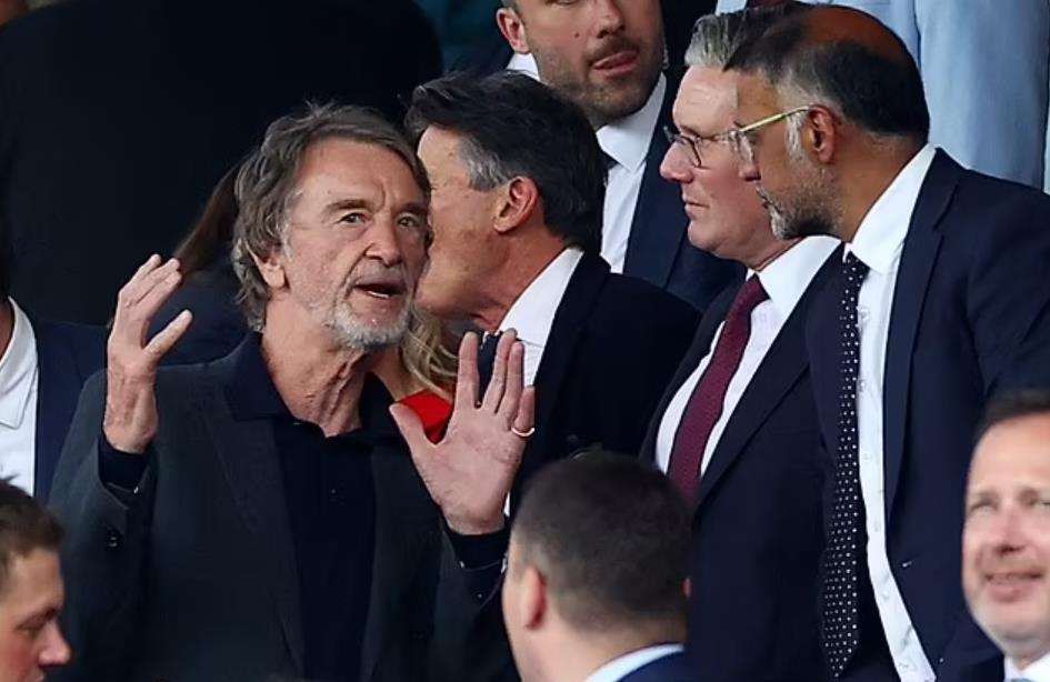 Sir Jim Ratcliffe công khai tình trạng đáng thương của Manchester United