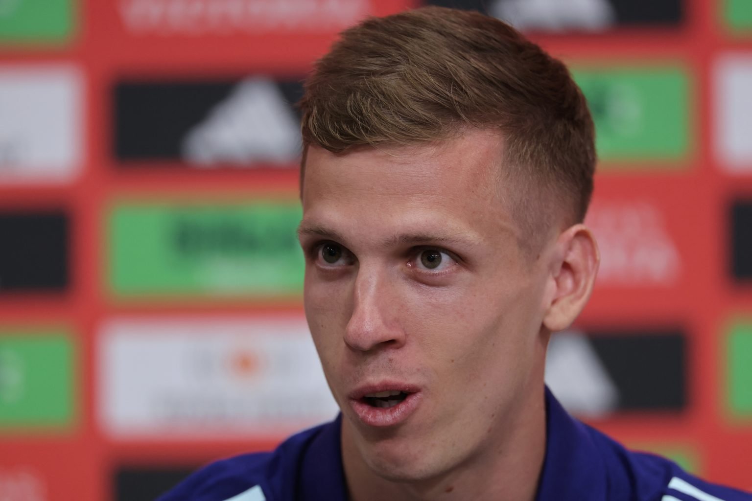 Dani Olmo ám chỉ khả năng trở lại Barcelona