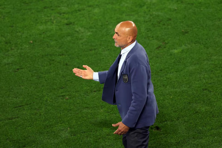 Italia thoát hiểm ngoạn mục, HLV Spalletti vẫn chưa hài lòng