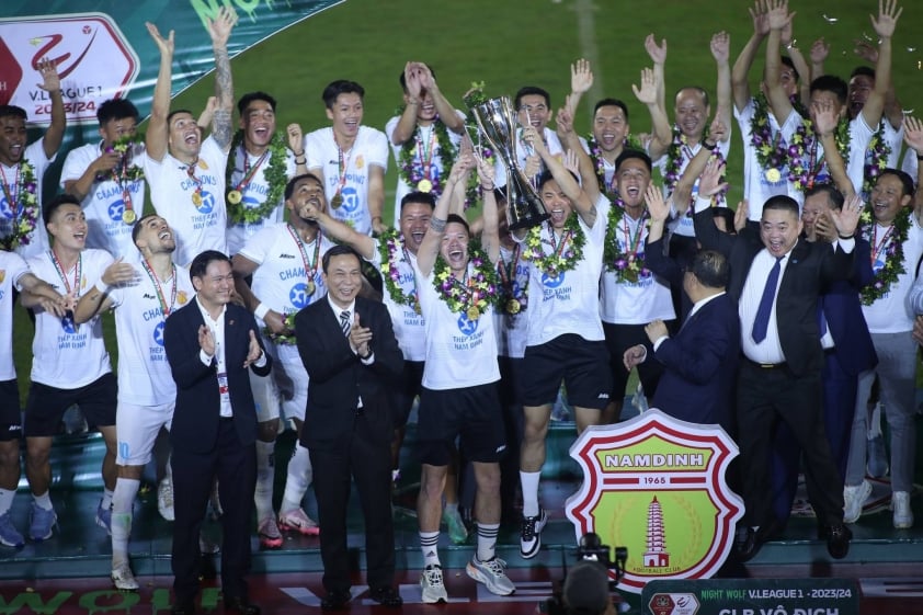 Sự Trỗi Dậy Mạnh Mẽ của CLB Nam Định: Chiến thắng V-League và Giá trị Đội Hình Tăng Vọt