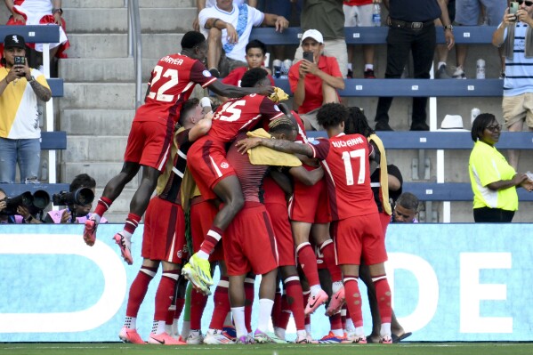 Căng thẳng đỉnh điểm khi Canada đối đầu Chile: Vé đi tiếp tại Copa America trên bàn cân