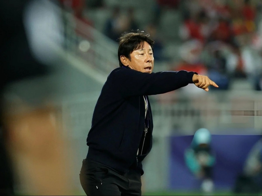 Án phạt nặng của AFC dành cho HLV Shin Tae Yong và cầu thủ Indonesia