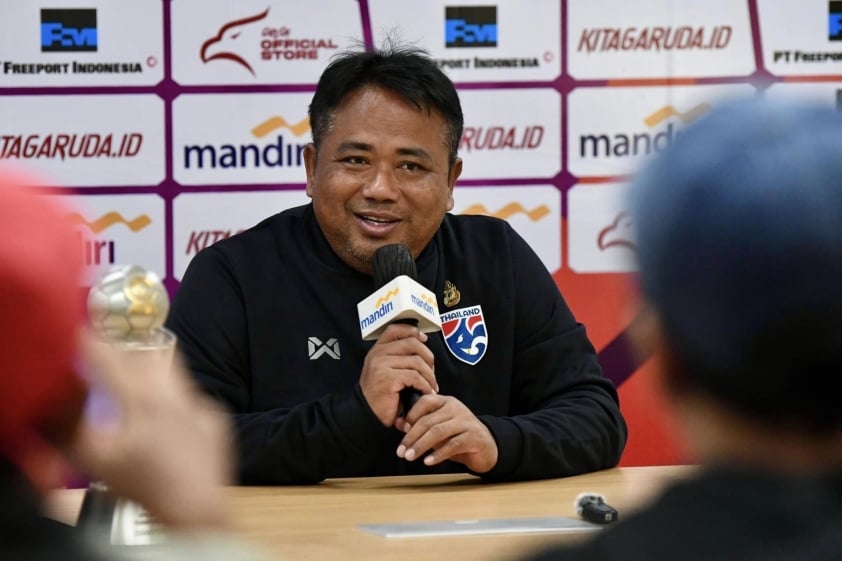 HLV Jadet Meelarp lo ngại về thể trạng của U16 Thái Lan trước chung kết với U16 Úc