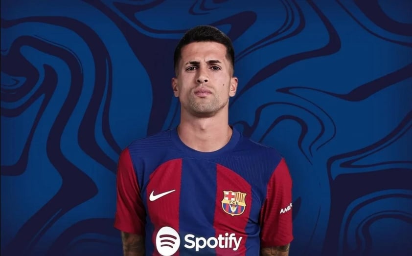 Man City Đồng Ý Cho Mượn Hậu Vệ Cancelo Sang Barcelona Thêm Một Mùa Giải