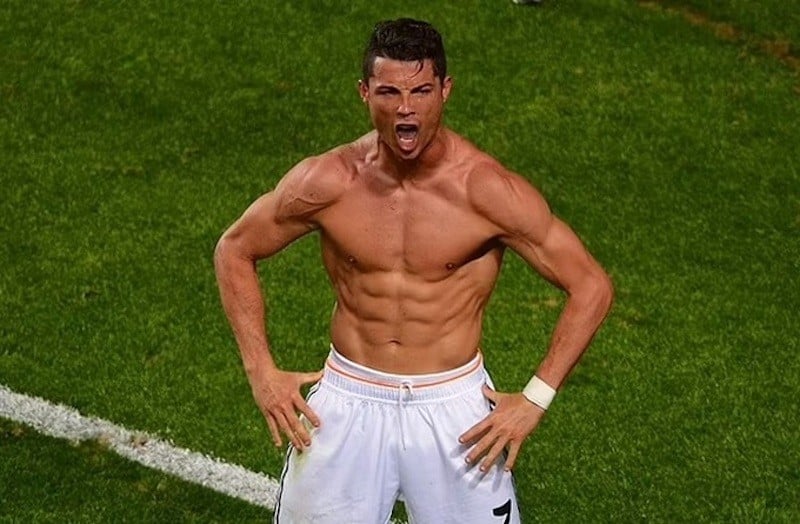 Cristiano Ronaldo: Huyền thoại bóng đá tránh xa rượu bia vì lý do sâu sắc