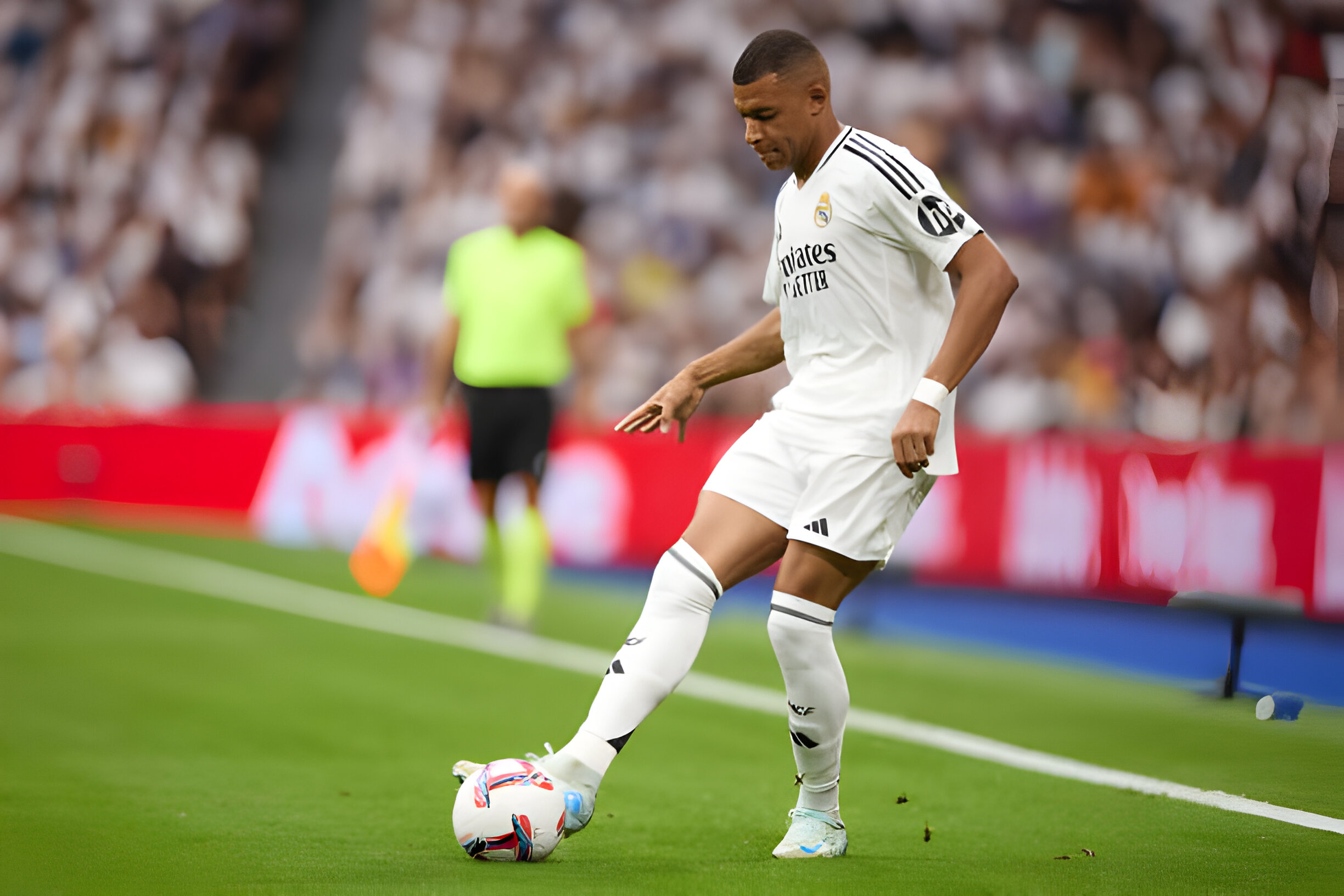 Sự bất lực của Mbappe khi phải đá tiền đạo cắm tại Real Madrid