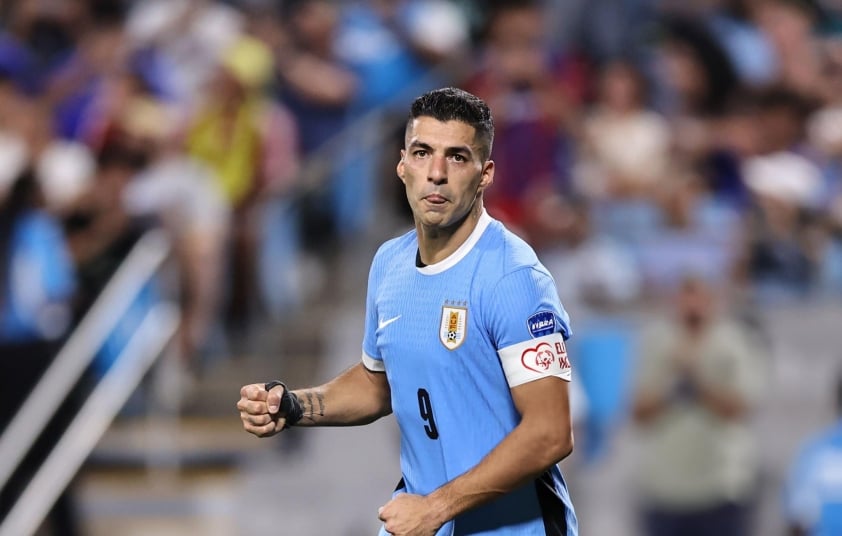 Luis Suarez từ giã sự nghiệp quốc tế lừng lẫy cùng ĐT Uruguay