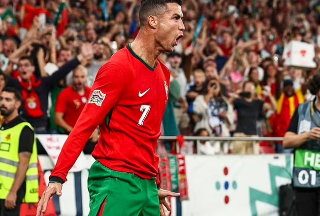 Cristiano Ronaldo Nhắm Đến Mốc 1000 Bàn Thắng