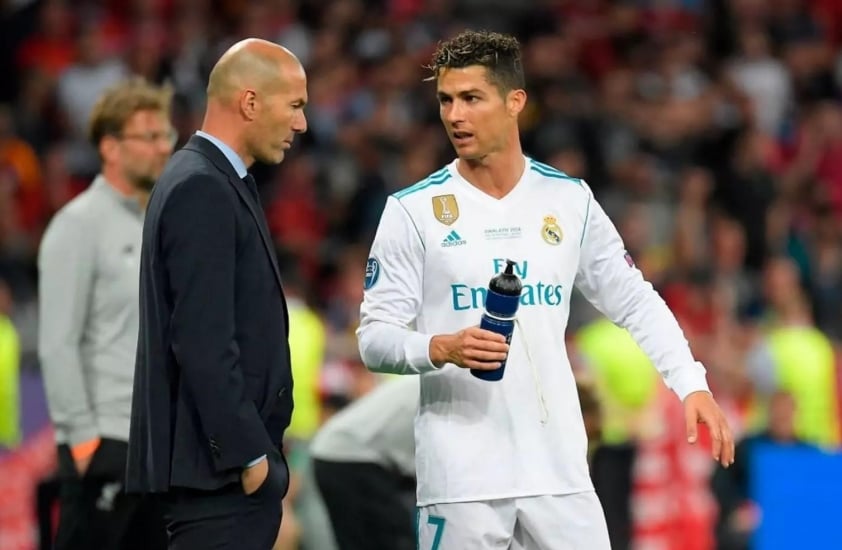 Al Nassr Tìm Kiếm Người Thay Thế Sau Castro Ronaldo Ủng Hộ Zidane, Ban Lãnh Đạo Chọn Pioli