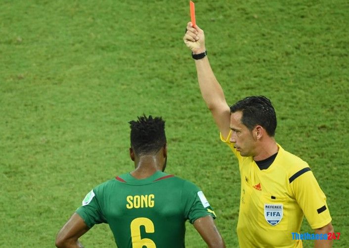 Soi kèo thẻ vàng Thụy Sĩ vs Cameroon