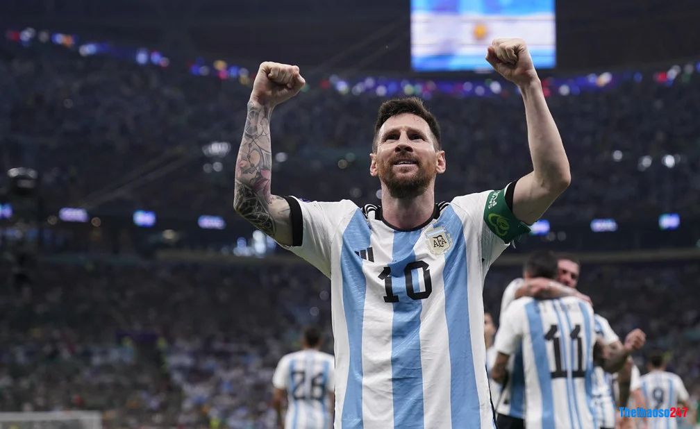 Messi đang gồng gành tập thể rệu rã Argentina 