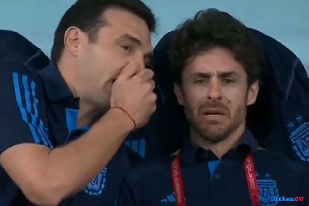 Trợ lý HLV Argentina biểu hiện ngỡ ngạc khi chứng kiến siêu phẩm của Messi 
