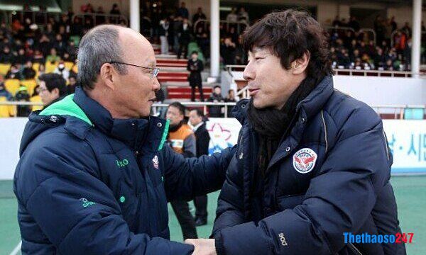 Thầy Park tỏ ra thất thế trước người đồng nghiệp Shin Tae-yong