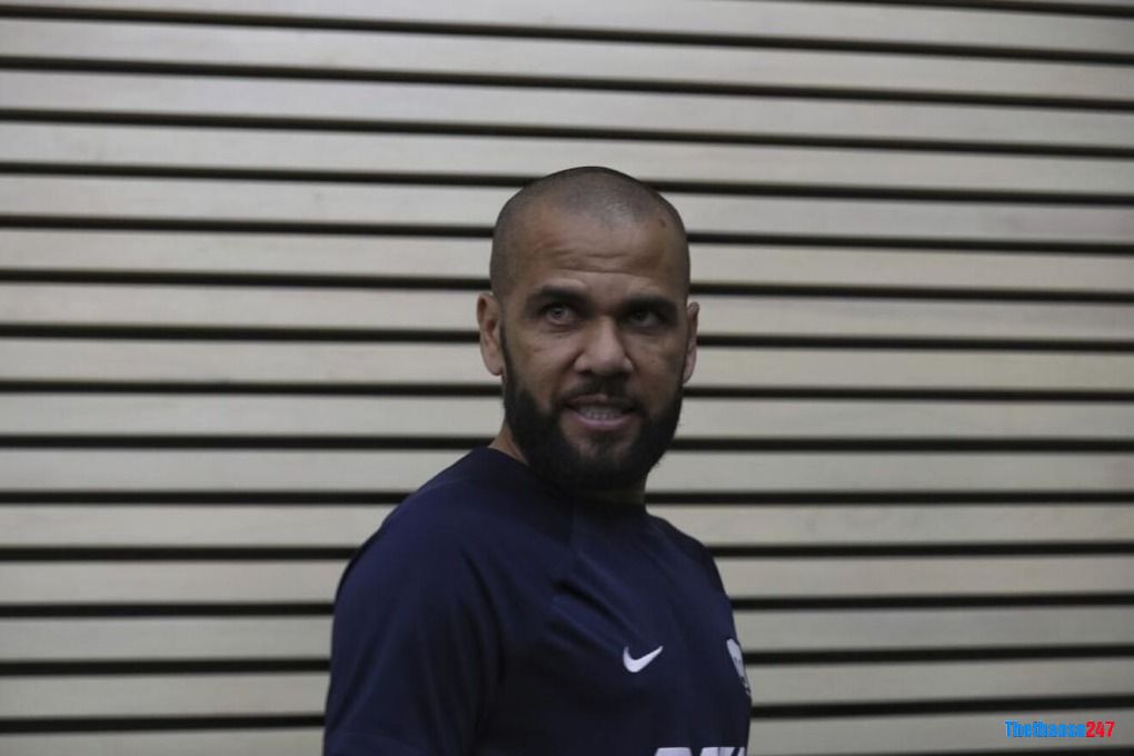 Dani Alves tiếp tục thay đổi lời khai trước tòa án 