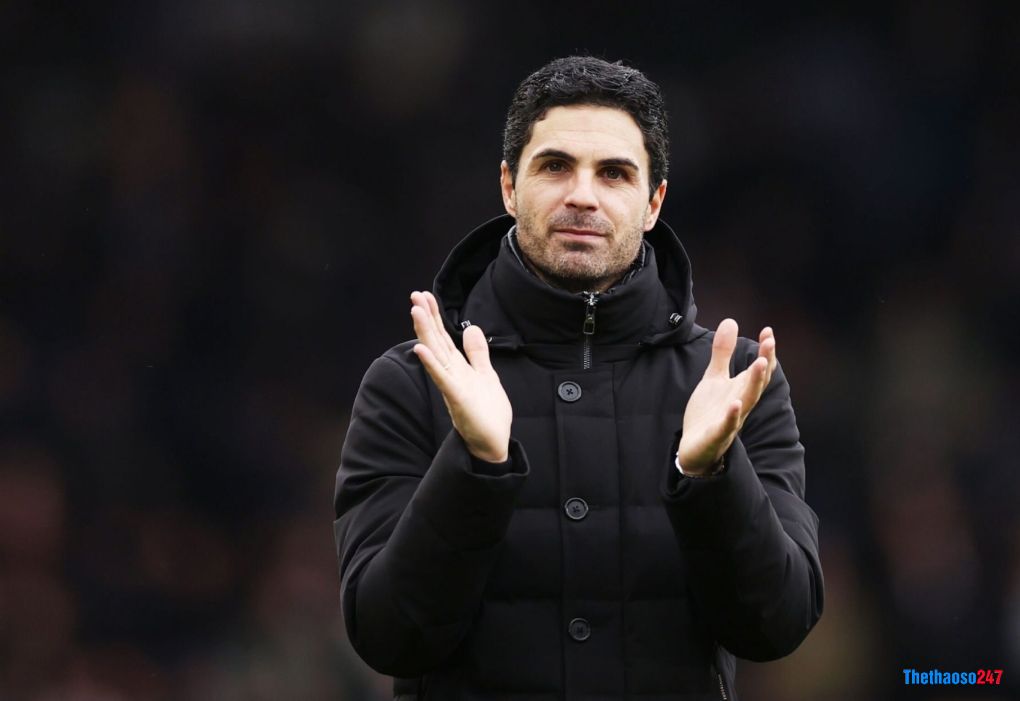 HLV Arteta tỏ ra lạc quan trước sự bám đuổi của Man City 