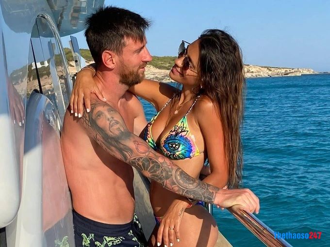 Messi và Antonella Roccuzzo