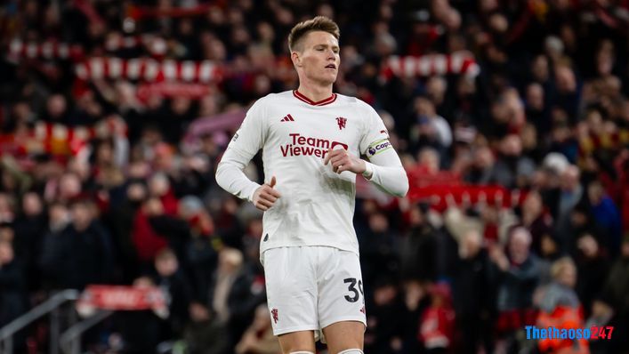 Man United trao băng thủ quân cho Scott McTominay