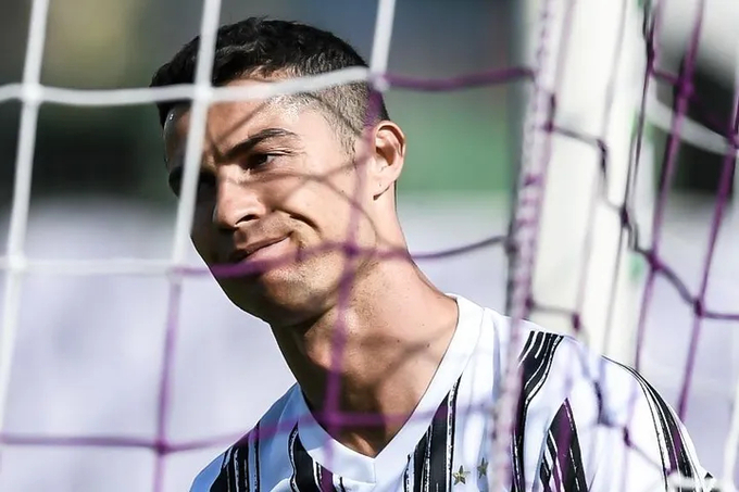 Ronaldo tịt ngòi trận thứ tư liên tiếp, CĐV Juventus yêu cầu tống Ronaldo lên ghế dự bị   