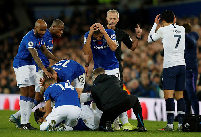 Soi kèo thẻ phạt Everton vs Tottenham
