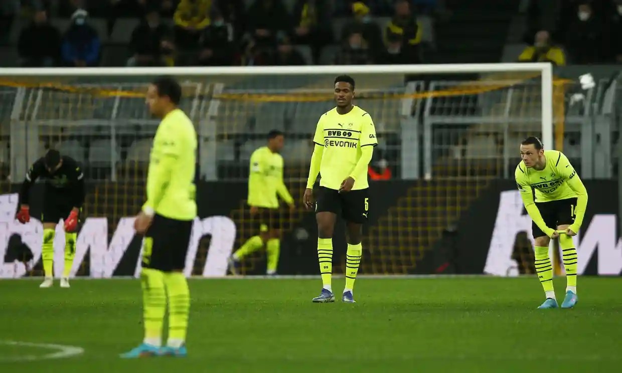 Dortmund có ngày thi đấu đáng quên khi để thua với tỷ số 2-4